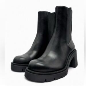 ZARA chunky Chelsey boots!